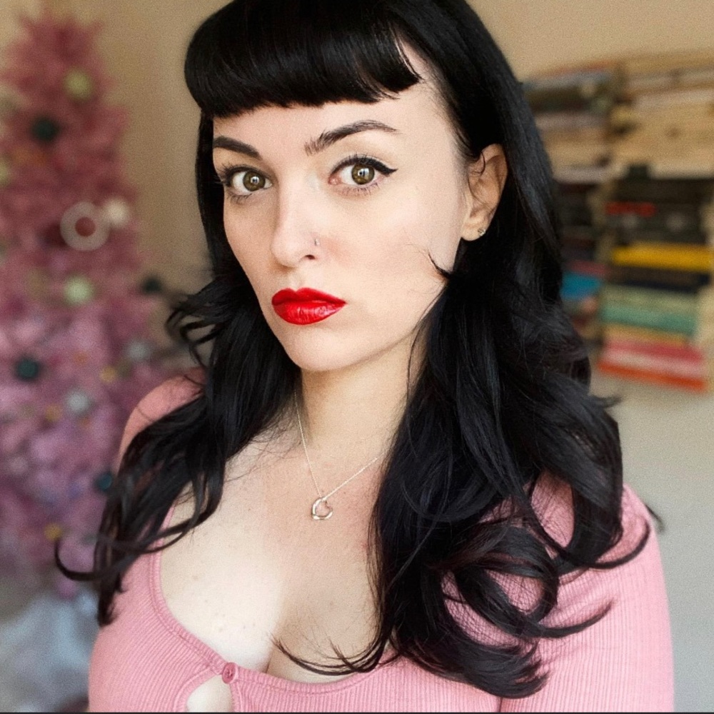 Meet your Posher, Krystal - Picture 1 of 1